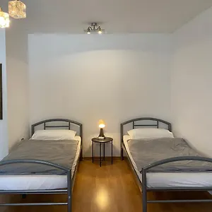 https://apt-duesseldorf-1995.topcolognehotels.com